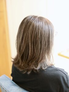 赤羽 ケアブリーチ ハイライト アッシュグレージュ Rebeach HAIR RESORT