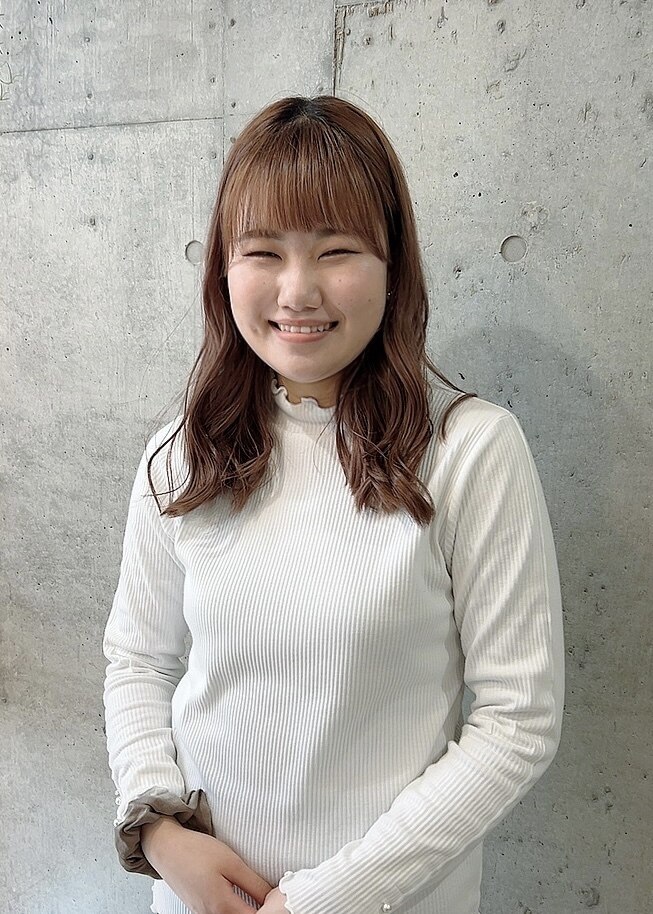 井出 ネイリスト