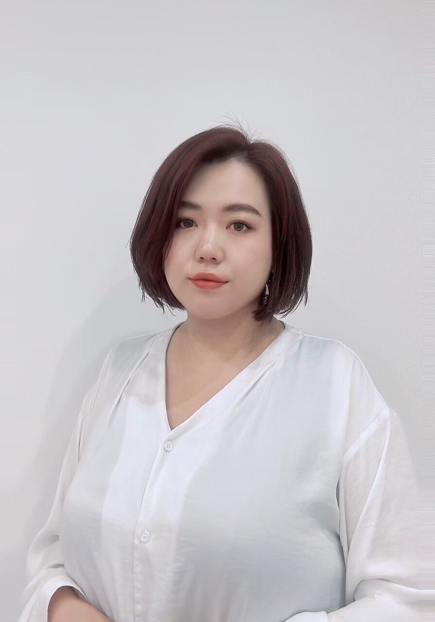 脇坂 ネイリスト